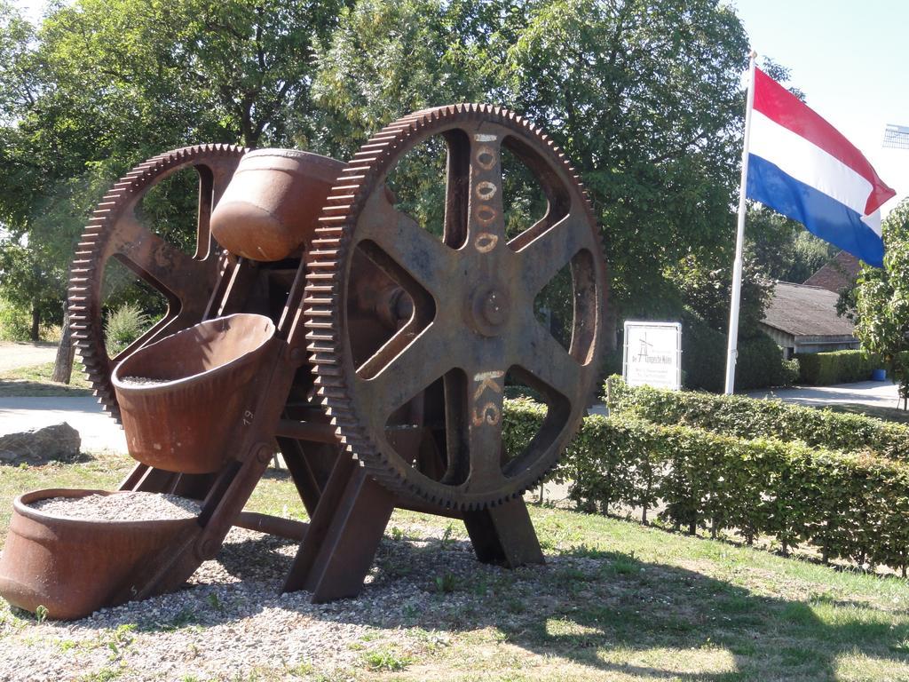 B&B Appartementen Engelenhof Stevensweert Luaran gambar
